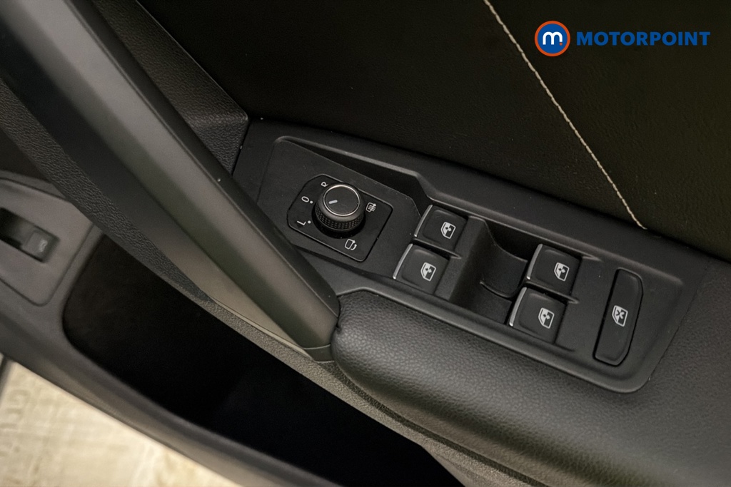 Volkswagen Tiguan R-Line Automatic Diesel SUV - Stock Number (1678560) - 19th supplementary image