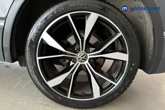 Volkswagen Tiguan R-Line Automatic Diesel SUV - Stock Number (1678560) - 45th supplementary image