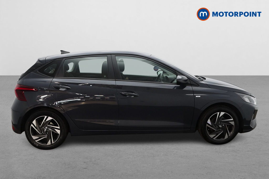 Hyundai I20 Se Connect Manual Petrol Hatchback - Stock Number (1680215) - Drivers side