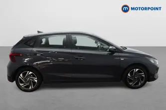 Hyundai I20 Se Connect Manual Petrol Hatchback - Stock Number (1680215) - Drivers side
