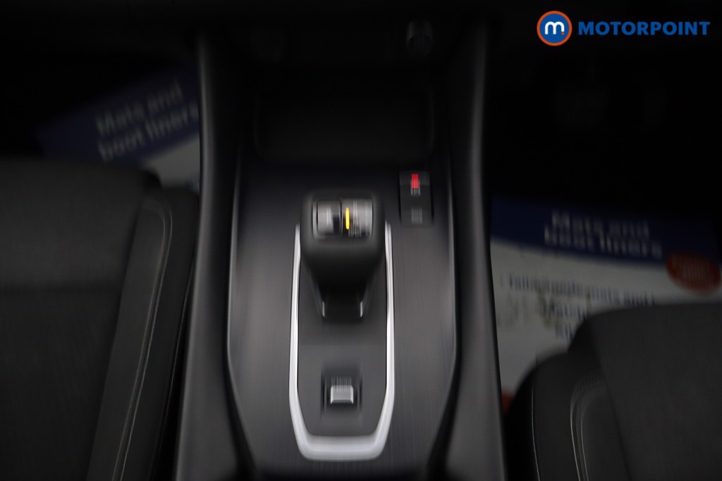 Nissan Qashqai N-Connecta Automatic Petrol SUV - Stock Number (1680465) - 7th supplementary image