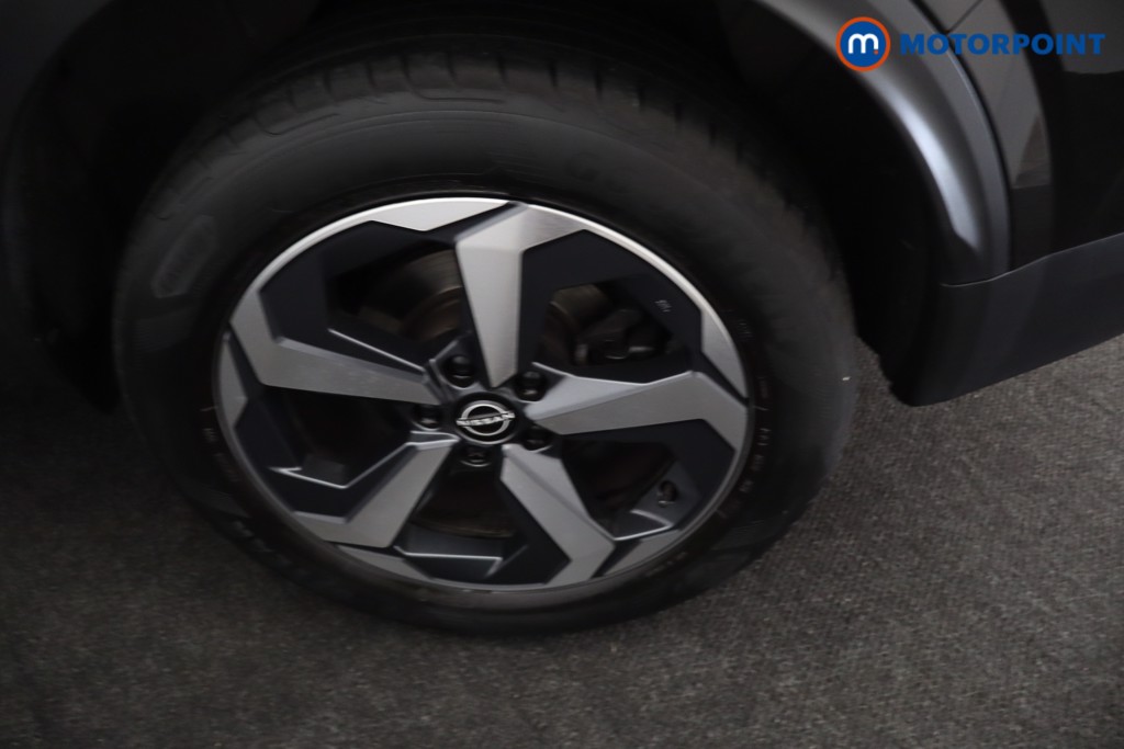 Nissan Qashqai N-Connecta Automatic Petrol SUV - Stock Number (1680465) - 31st supplementary image