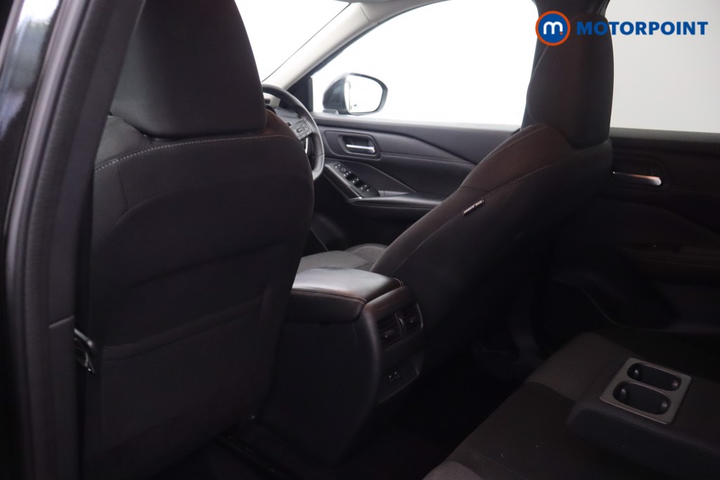 Nissan Qashqai N-Connecta Automatic Petrol SUV - Stock Number (1680465) - 32nd supplementary image