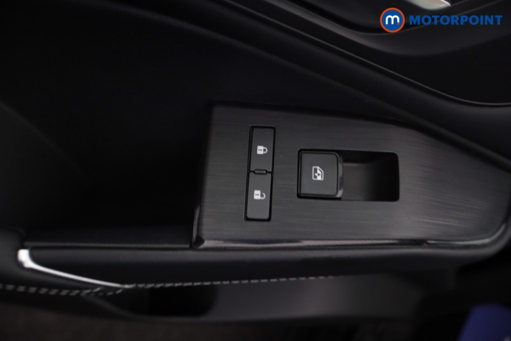 Nissan Qashqai N-Connecta Automatic Petrol SUV - Stock Number (1680465) - 41st supplementary image