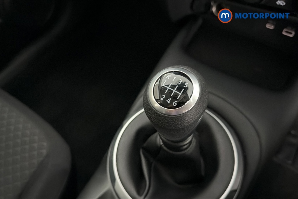 Nissan Juke Acenta Premium Manual Petrol SUV - Stock Number (1680525) - 16th supplementary image