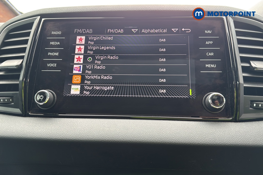 Skoda Karoq Sportline Manual Petrol SUV - Stock Number (1680619) - 8th supplementary image