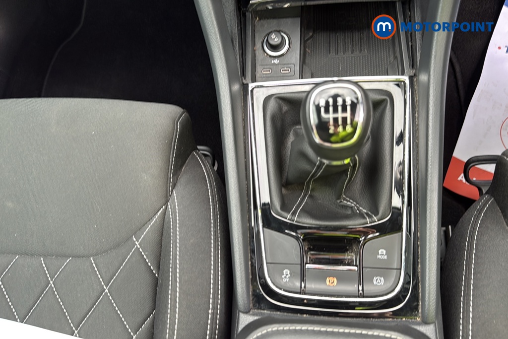 Skoda Karoq Sportline Manual Petrol SUV - Stock Number (1680619) - 15th supplementary image