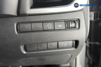 Nissan Qashqai N-Connecta Automatic Petrol SUV - Stock Number (1681539) - 11th supplementary image