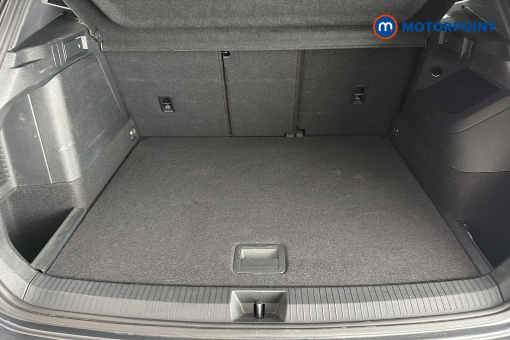 Volkswagen Tiguan R-Line Automatic Petrol Plug-In Hybrid SUV - Stock Number (1682853) - 30th supplementary image