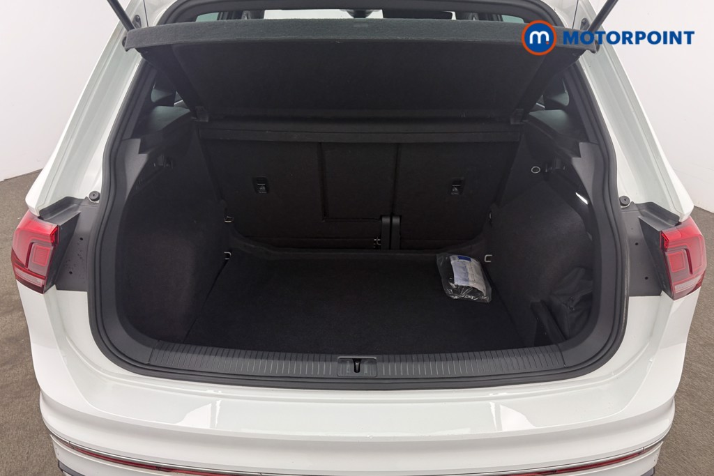 Volkswagen Tiguan R-Line Automatic Petrol SUV - Stock Number (1683129) - 7th supplementary image