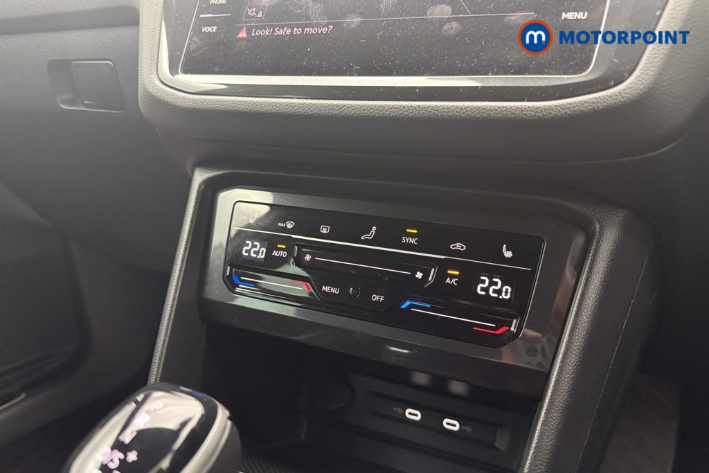 Volkswagen Tiguan R-Line Automatic Petrol SUV - Stock Number (1683129) - 16th supplementary image