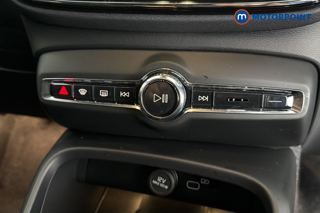 Volvo Xc40 Plus Black Edition Automatic Petrol SUV - Stock Number (1683257) - 15th supplementary image