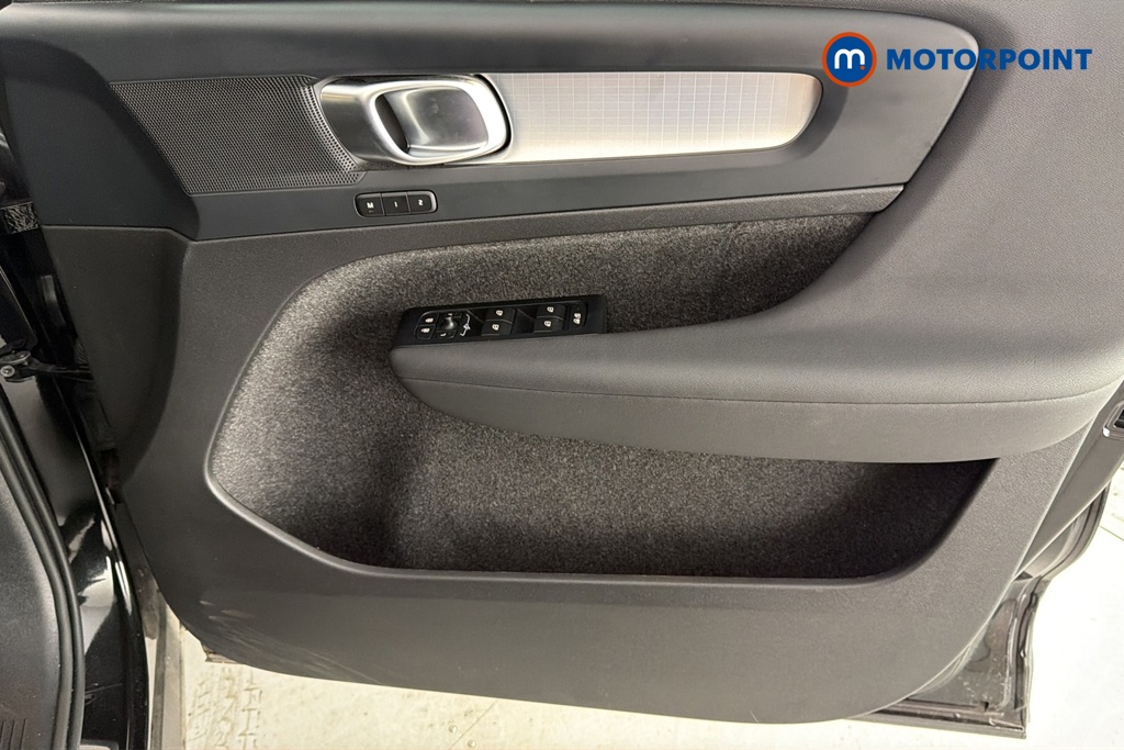 Volvo Xc40 Plus Black Edition Automatic Petrol SUV - Stock Number (1683257) - 18th supplementary image