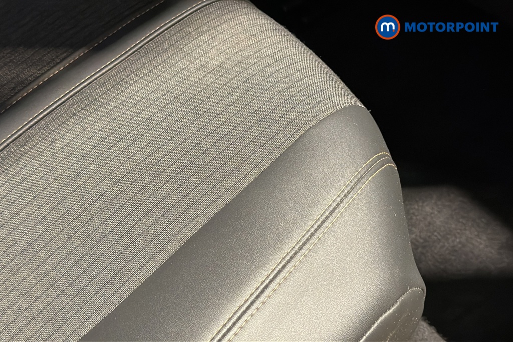 Peugeot 3008 Gt Line Manual Diesel SUV - Stock Number (1683652) - 993rd supplementary image