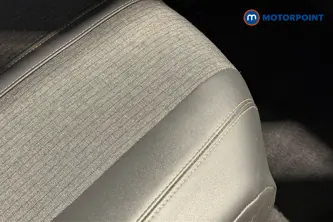 Peugeot 3008 Gt Line Manual Diesel SUV - Stock Number (1683652) - 993rd supplementary image