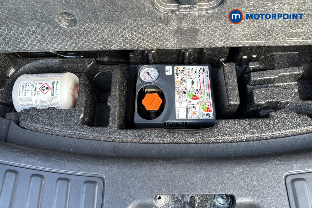 Land Rover Discovery Sport S Automatic Petrol SUV - Stock Number (1683880) - 33rd supplementary image