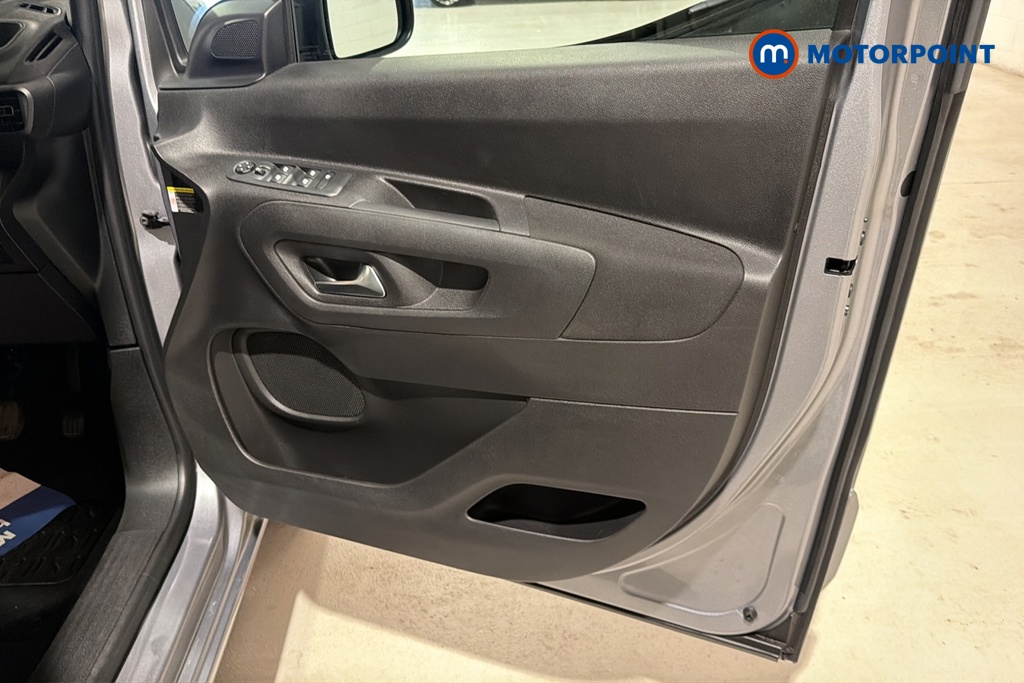 Vauxhall Combo Life Elite Automatic Diesel People Carrier - Stock Number (1671120) - 18th supplementary image