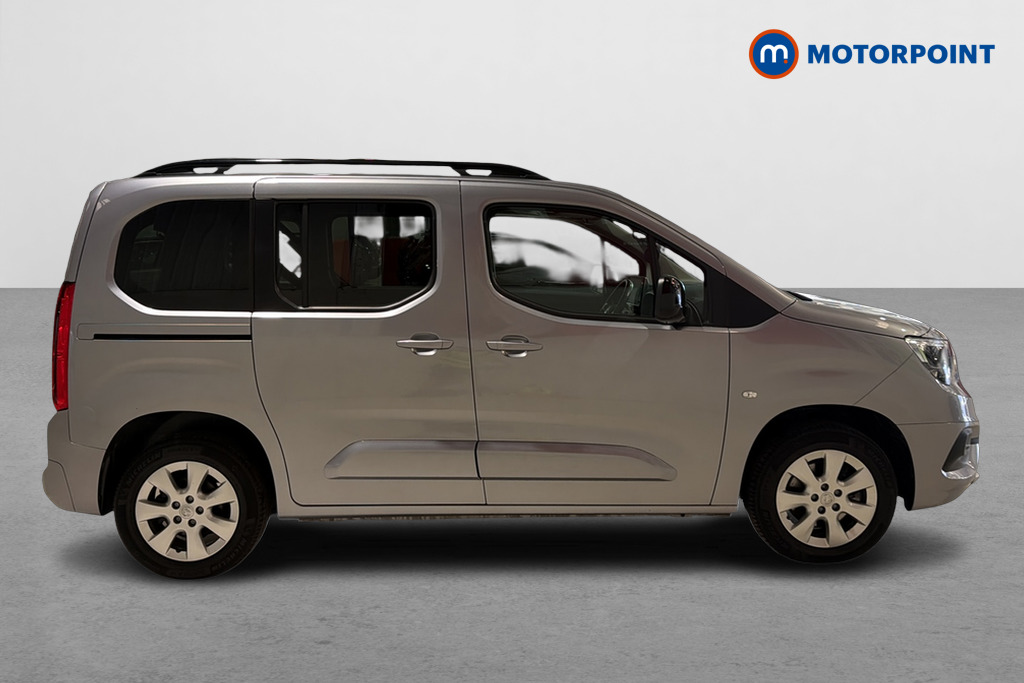 Vauxhall Combo Life Elite Automatic Diesel People Carrier - Stock Number (1671120) - Passenger side