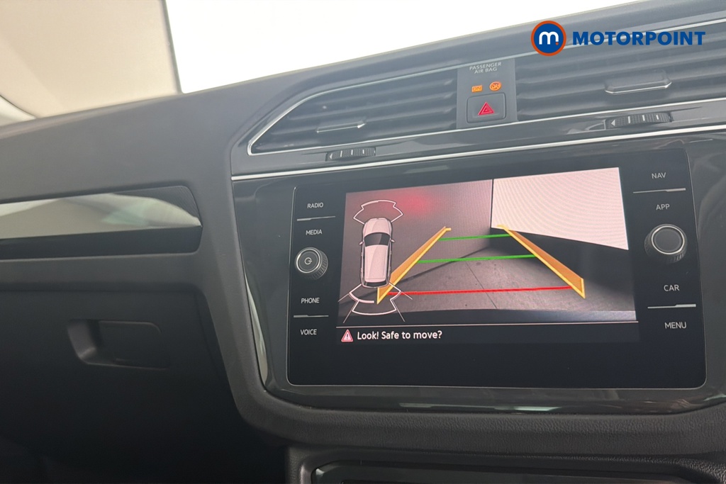 Volkswagen Tiguan Elegance Automatic Petrol SUV - Stock Number (1681615) - 13th supplementary image