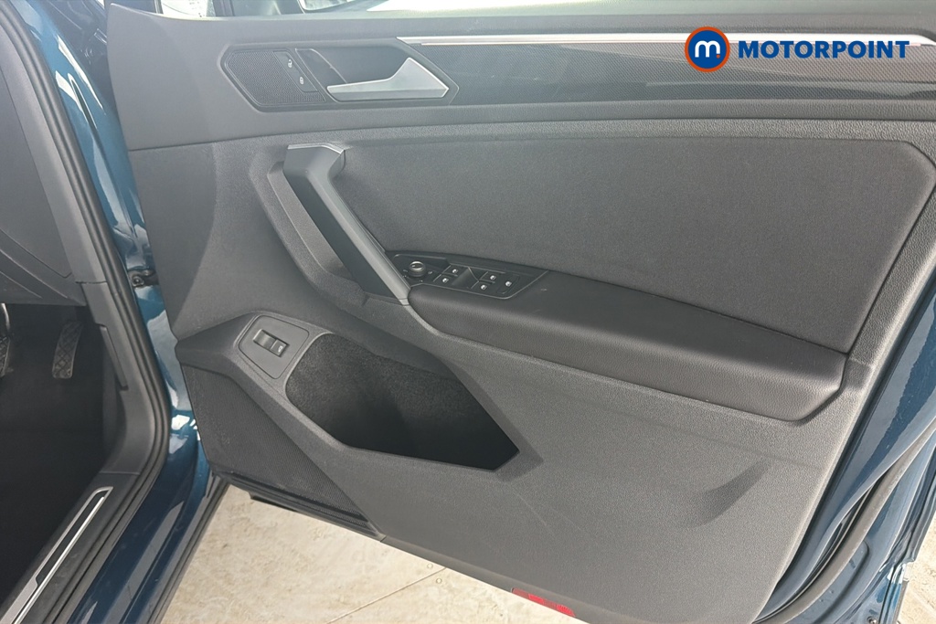 Volkswagen Tiguan Elegance Automatic Petrol SUV - Stock Number (1681615) - 18th supplementary image