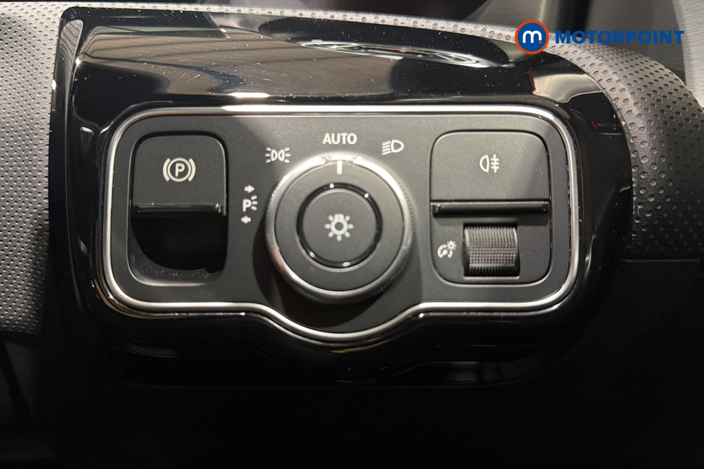 Mercedes-Benz A Class Amg Line Executive Edition Automatic Petrol Hatchback - Stock Number (1685228) - 11th supplementary image