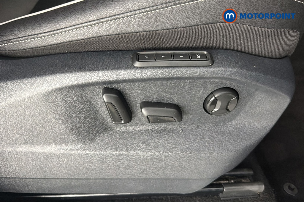 Volkswagen Tiguan R-Line Automatic Diesel SUV - Stock Number (1685309) - 23rd supplementary image