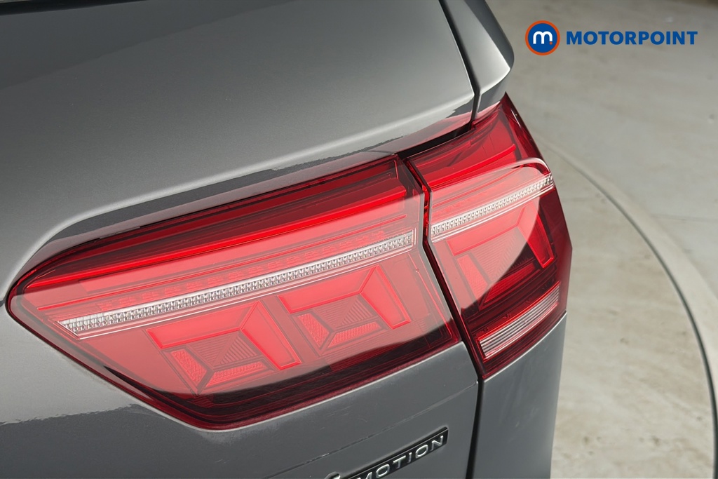 Volkswagen Tiguan R-Line Automatic Diesel SUV - Stock Number (1685309) - 36th supplementary image