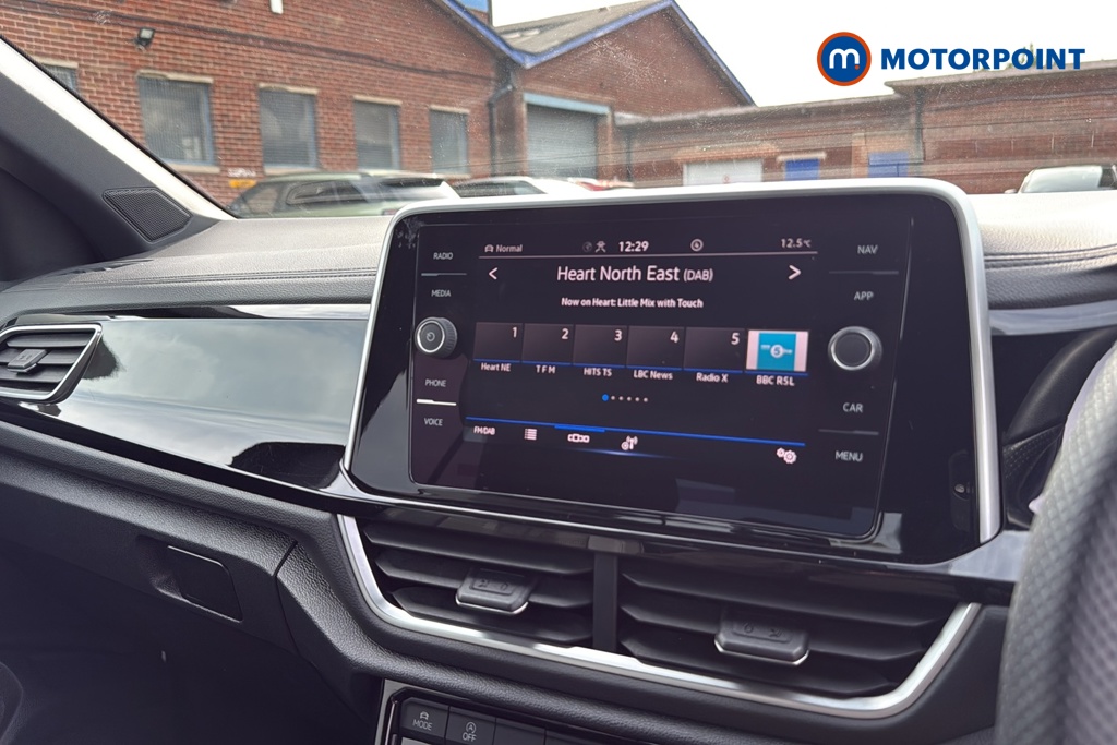 Volkswagen T-Roc R-Line Manual Petrol SUV - Stock Number (1684663) - 8th supplementary image