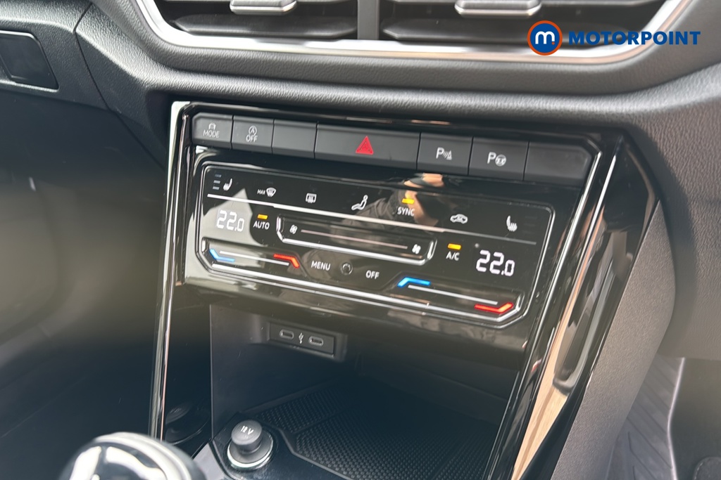 Volkswagen T-Roc R-Line Manual Petrol SUV - Stock Number (1684663) - 12th supplementary image
