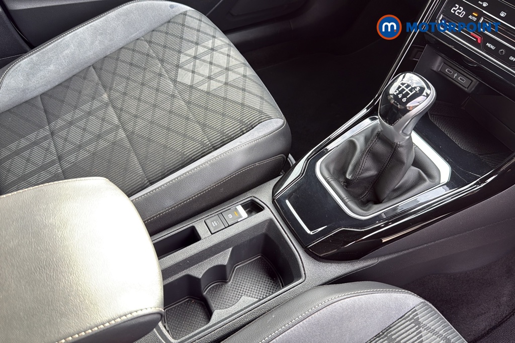 Volkswagen T-Roc R-Line Manual Petrol SUV - Stock Number (1684663) - 15th supplementary image