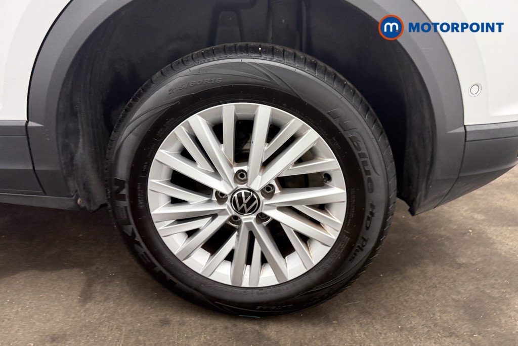 Volkswagen T-Roc Life Manual Petrol SUV - Stock Number (1670668) - 30th supplementary image