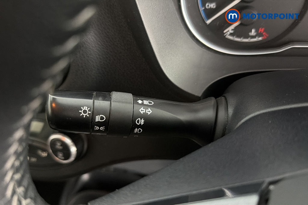 Toyota Yaris Y20 Automatic Petrol-Electric Hybrid Hatchback - Stock Number (1672375) - 5th supplementary image