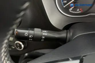 Toyota Yaris Y20 Automatic Petrol-Electric Hybrid Hatchback - Stock Number (1672375) - 5th supplementary image