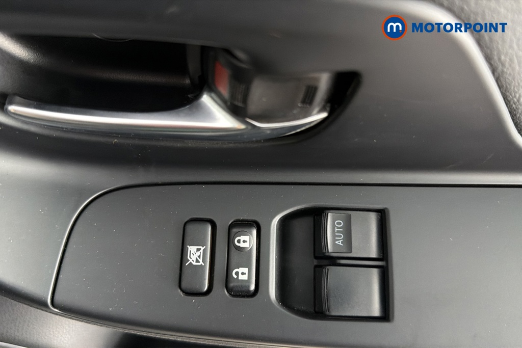 Toyota Yaris Y20 Automatic Petrol-Electric Hybrid Hatchback - Stock Number (1672375) - 19th supplementary image