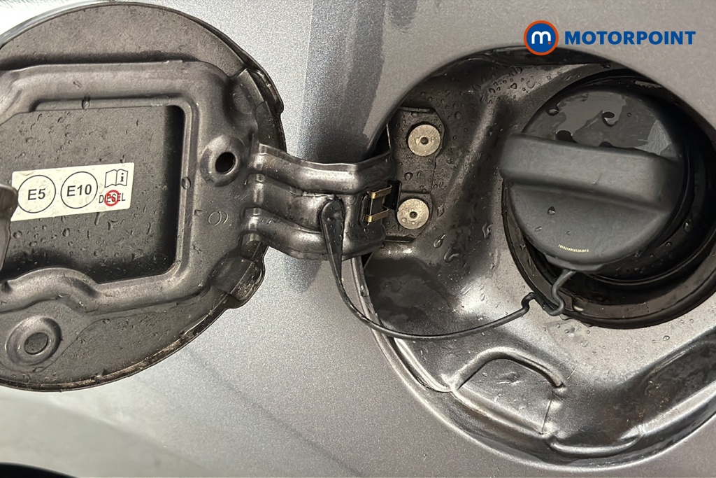 Toyota Yaris Y20 Automatic Petrol-Electric Hybrid Hatchback - Stock Number (1672375) - 41st supplementary image