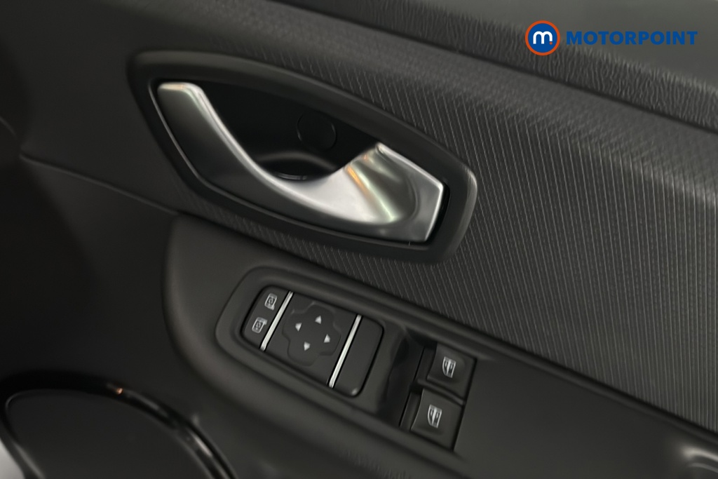 Renault Clio Play Manual Petrol Hatchback - Stock Number (1678551) - 19th supplementary image