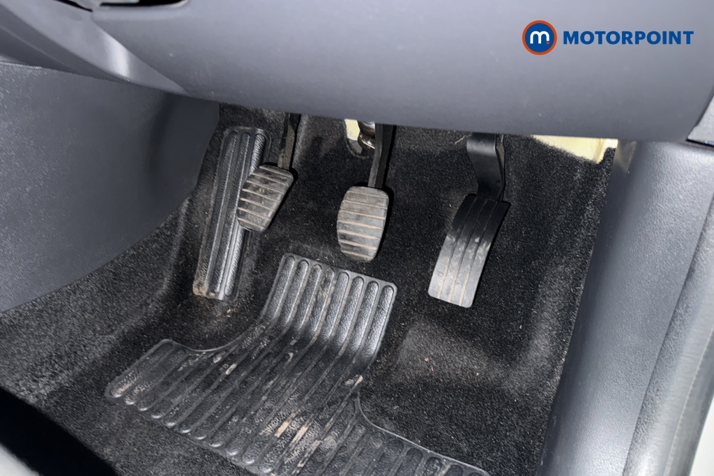 Renault Clio Play Manual Petrol Hatchback - Stock Number (1678551) - 24th supplementary image