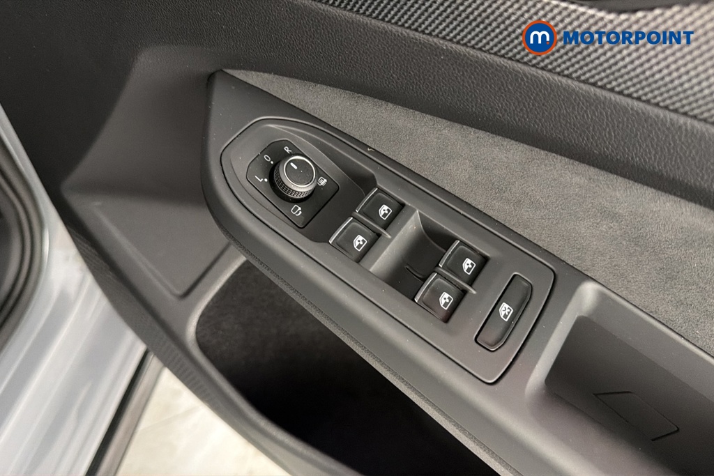 Volkswagen Golf Black Edition Manual Petrol Hatchback - Stock Number (1678696) - 19th supplementary image