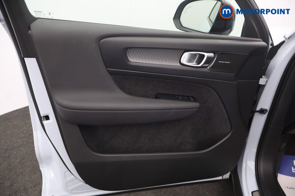 Volvo Xc40 Ultimate Automatic Petrol SUV - Stock Number (1680095) - 43rd supplementary image