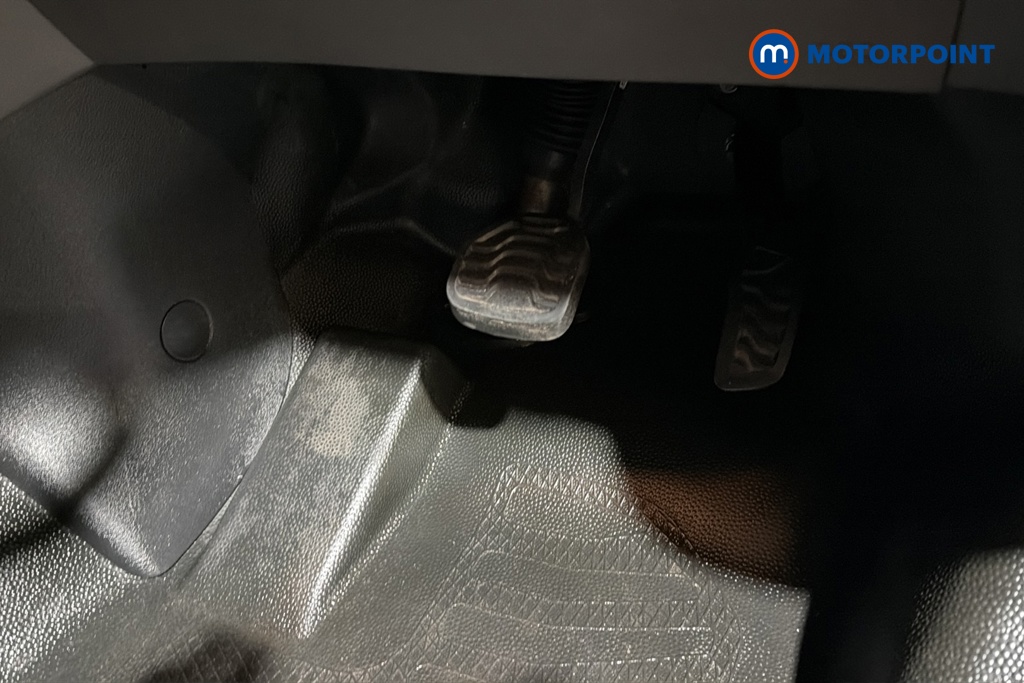 Ford Transit Limited Automatic Diesel Medium Roof Van - Stock Number (1680978) - 24th supplementary image