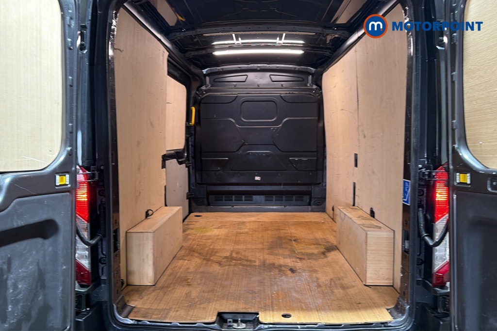 Ford Transit Limited Automatic Diesel Medium Roof Van - Stock Number (1680978) - 30th supplementary image