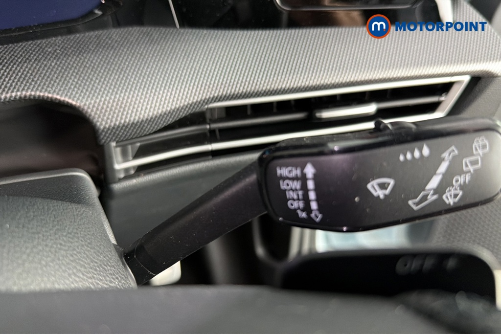Volkswagen Golf R-Line Automatic Petrol Hatchback - Stock Number (1682358) - 6th supplementary image