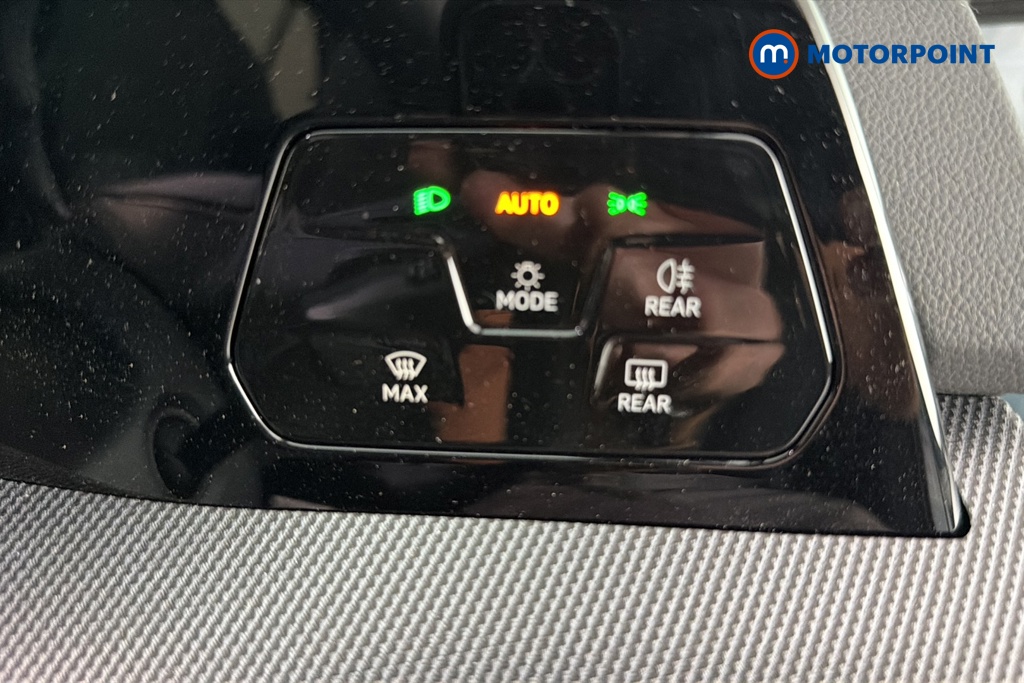 Volkswagen Golf R-Line Automatic Petrol Hatchback - Stock Number (1682358) - 11th supplementary image