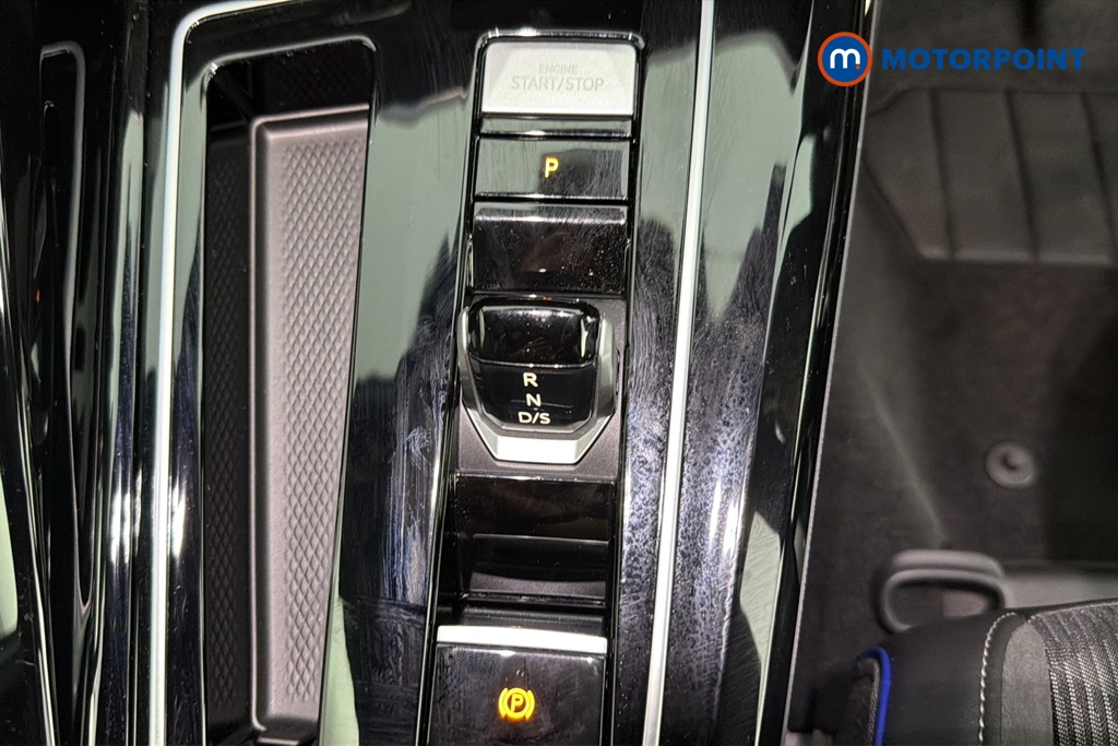Volkswagen Golf R-Line Automatic Petrol Hatchback - Stock Number (1682358) - 15th supplementary image