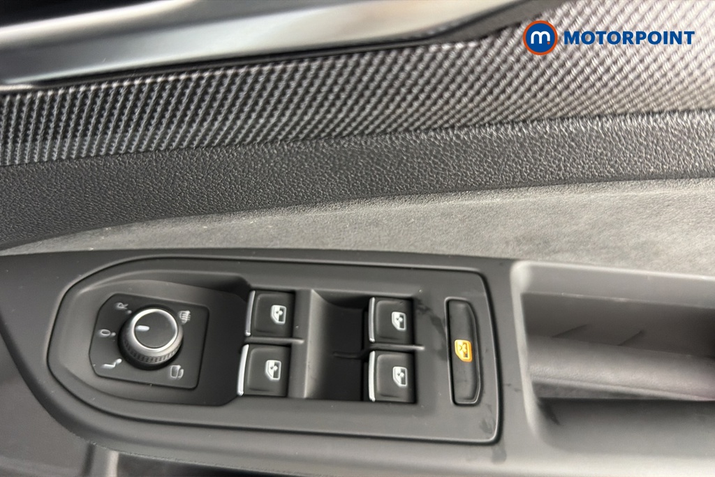Volkswagen Golf R-Line Automatic Petrol Hatchback - Stock Number (1682358) - 19th supplementary image