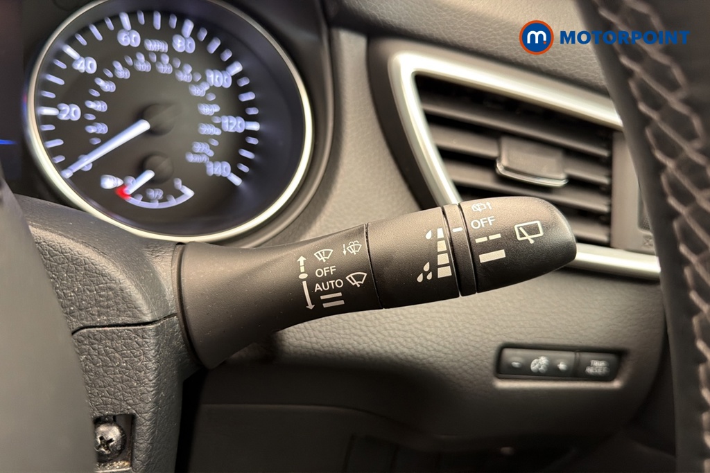 Nissan Qashqai N-Motion Manual Petrol SUV - Stock Number (1684052) - 6th supplementary image