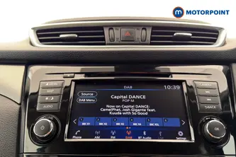 Nissan Qashqai N-Motion Manual Petrol SUV - Stock Number (1684052) - 8th supplementary image