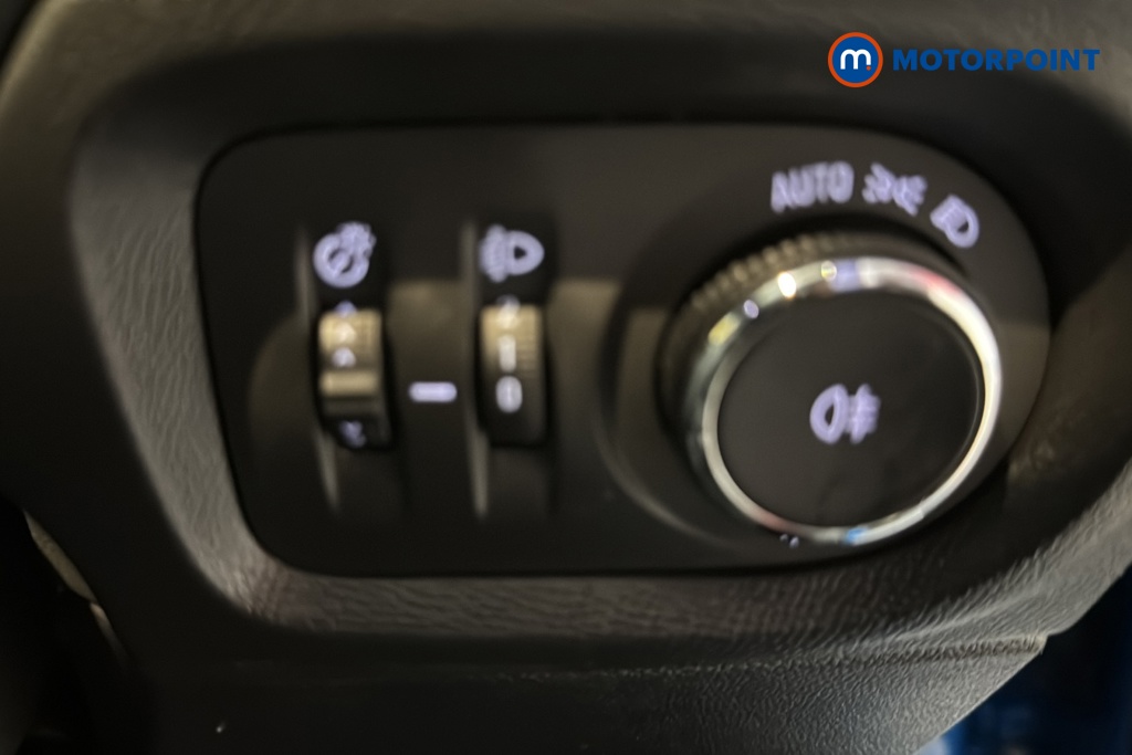 Vauxhall Corsa YES Manual Petrol Hatchback - Stock Number (1639814) - 11th supplementary image