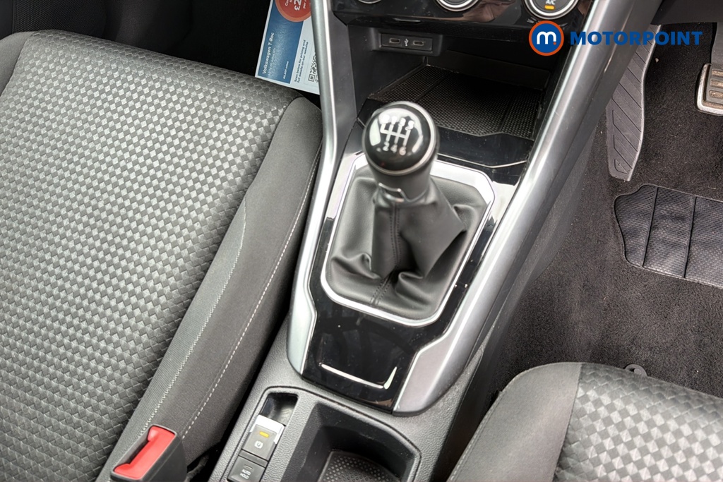 Volkswagen T-Roc Active Manual Petrol SUV - Stock Number (1649355) - 15th supplementary image