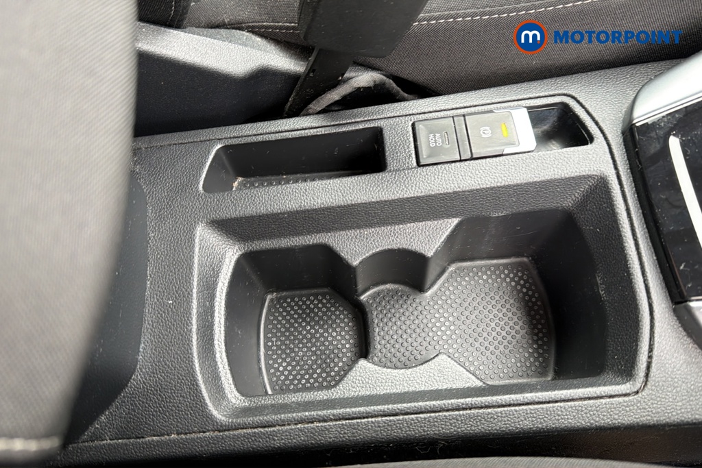 Volkswagen T-Roc Active Manual Petrol SUV - Stock Number (1649355) - 16th supplementary image